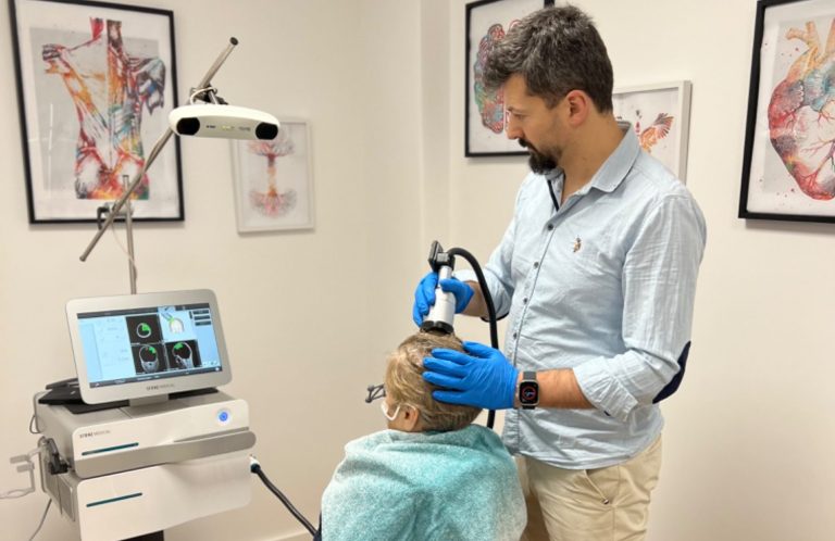 Schonende, nicht-invasive Therapie zur Unterstützung kognitiver und motorischer Funktionen bei neurologischen Erkrankungen.